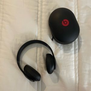 Beats Studio3 noise canceling bluetooth headphones
